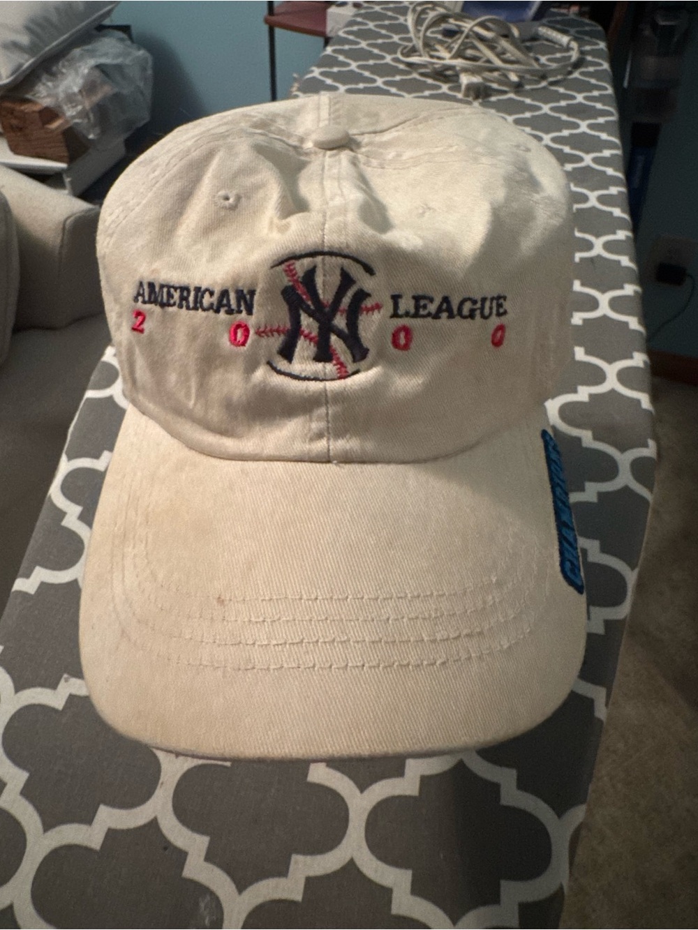 Vintage New York Yankees 2000 American League Champions tan/cream hat